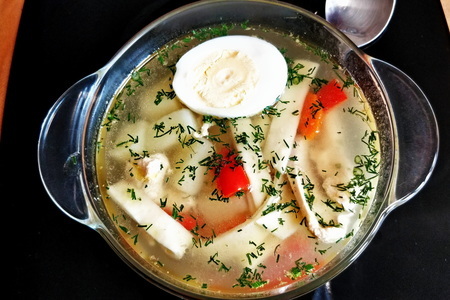 Куриный суп с домашней яичной лапшой
