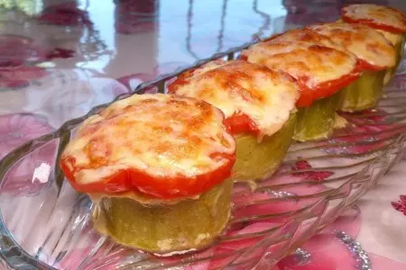 Фаршированные кабачки куриной грудкой