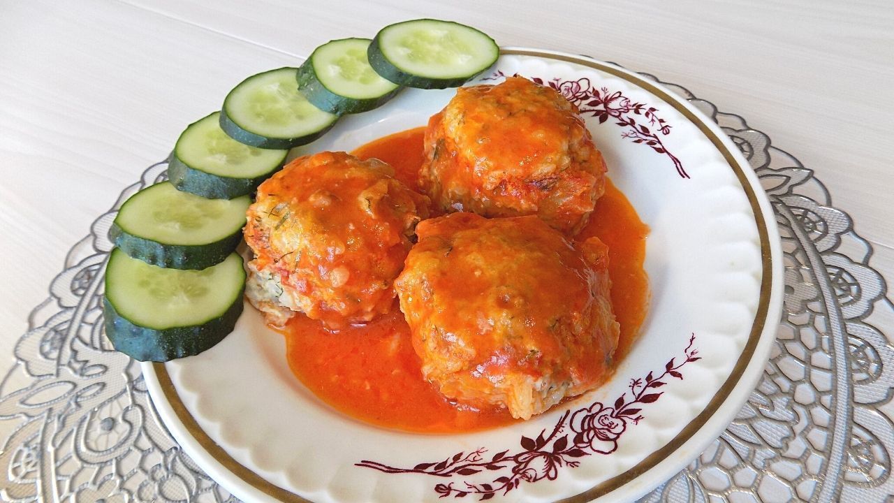 Рецепт ежиков в томатном соусе