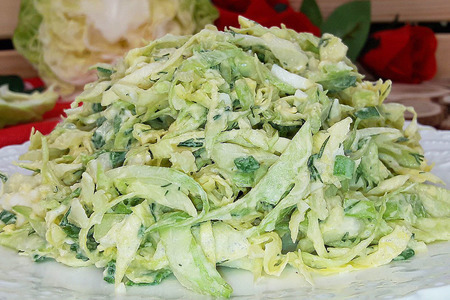 Салат из капусты (с необычной заправкой вместо майонеза)