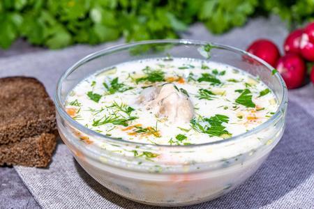 Куриный суп с плавленым сливочным сыром и овощами