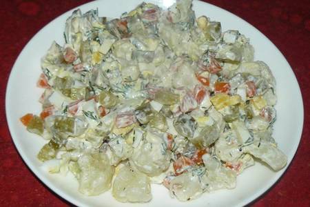 Фото к рецепту: Салат с цветной капустой