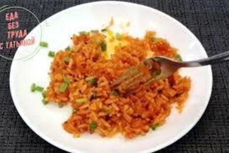 Рис с луком и томатом 
