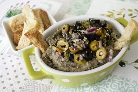 Паштет из баклажана и оливок