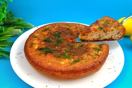 Фото к рецепту: Заливной пирог с фаршем на обед или ужин