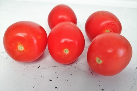Три рецепта простых салатов с помидорами