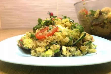 Полезный салат с киноа