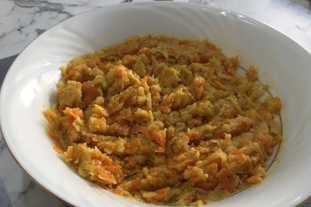 Фото к рецепту: Легкий салат из сельдерея и моркови