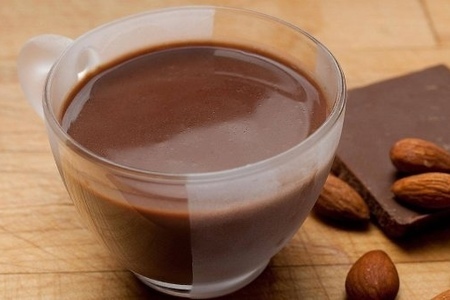 Фото к рецепту: Какао с корицей и гвоздикой