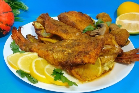 Фото к рецепту: Сочная рыба с хрустящей корочкой