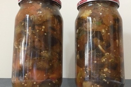 Фото к рецепту: Закуска из баклажанов и помидоров на зиму