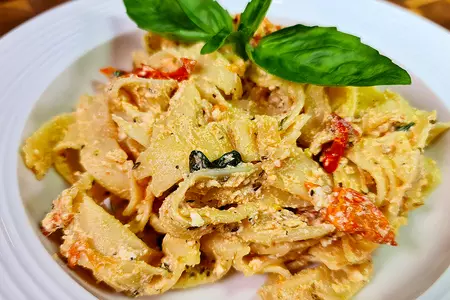 Паста с томатами и сыром фета
