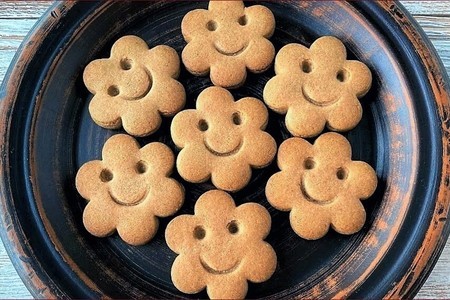 Печенье "улыбка" - рисуем смайлик подручными средствами