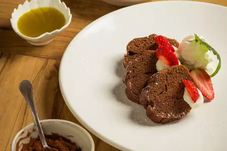 Кекс с маслом и кофе