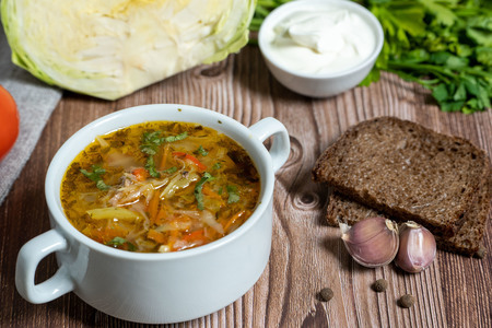 Заправочный суп из свежей капусты с мясом баранины