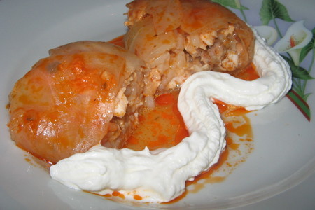 Фото к рецепту: Голубцы с курицей и беконом.