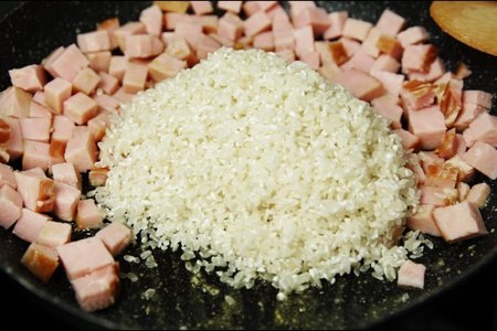 Рис с колбасой