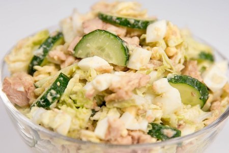 Фото к рецепту: Быстрый салат с треской
