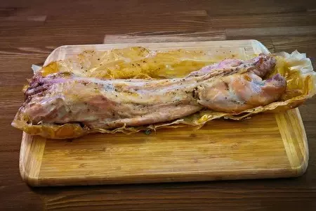 Кролик запеченный в сливочном масле