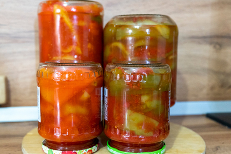 Фото к рецепту: Перец в томатном соке