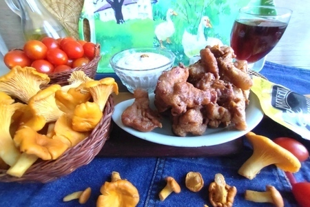 Фото к рецепту: Лисички в пивном кляре с соусом "махеевъ" #махеевъ
