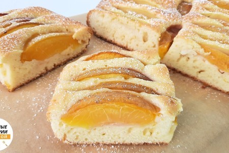 Пирог на сметане с персиками