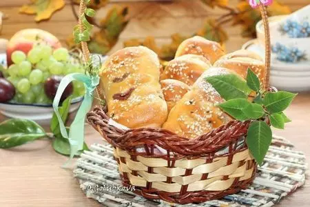 Булочки с фруктами в молочной заливке