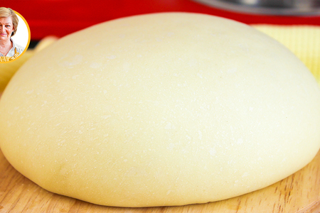 Фото к рецепту: Быстрое воздушное дрожжевое тесто для жареных пирожков