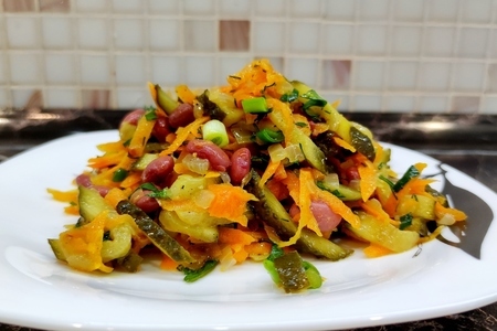 Фото к рецепту: Тёплый овощной салат