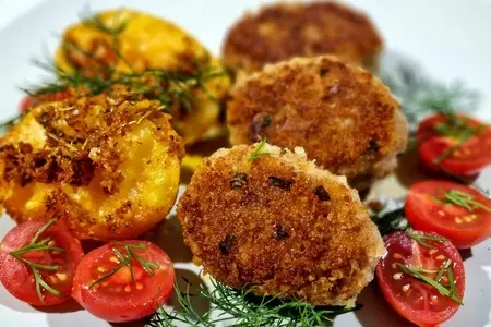 Рыбные котлеты из толстолобика