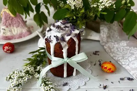 Миндальный кулич с изюмом