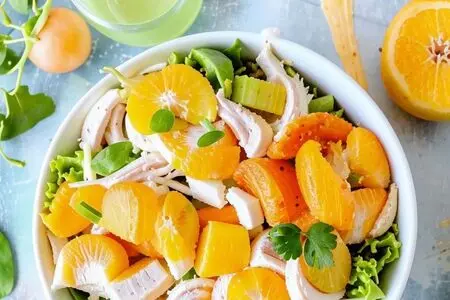 Салат с мандаринами и курицей