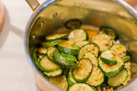 Кабачки кусочками на зиму в банках
