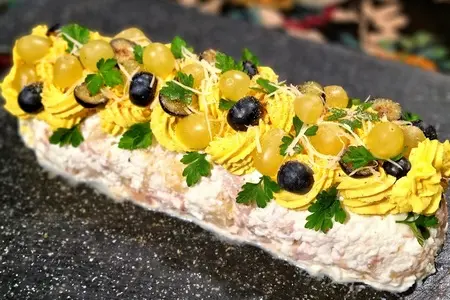 Фото: Салат рулет курица с ананасом Салат рулет курица с ананасом