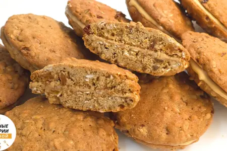 Овсяное печенье с изюмом и арахисовой пастой