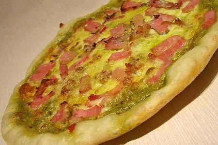 Фото к рецепту: Пицца с песто