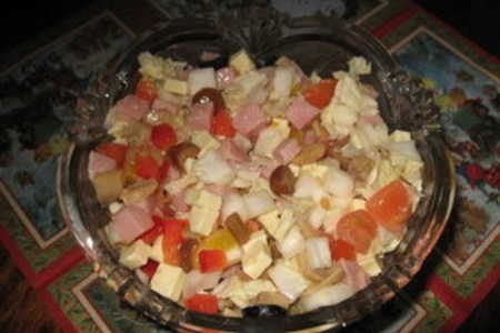 Салат с маринованными грибами
