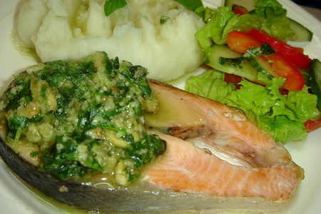 Рыба салмон в базиликовом соусе