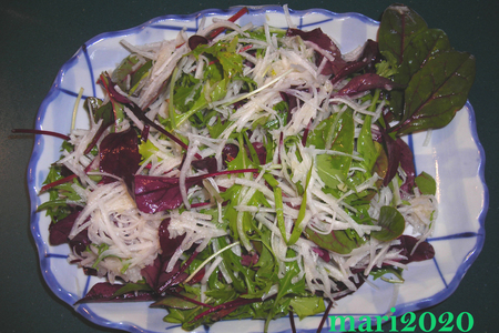 Салат из топинамбуpа и салатной смеси молодых листиков baby