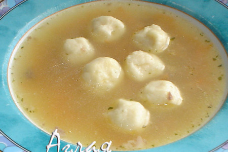Фото к рецепту: Суп из индейки с картофельными клецками