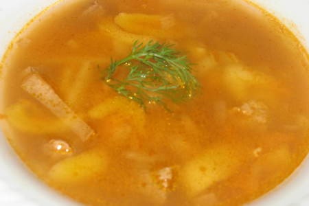 Фото к рецепту: Суп мясной с курагой