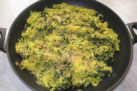 Фото к рецепту: Рис со шпинатом