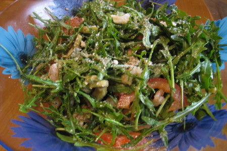 Салат из рукколы и авокадо