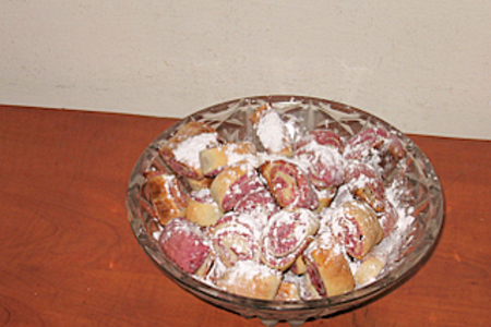 Фото к рецепту: Бело - розовое  печенье.