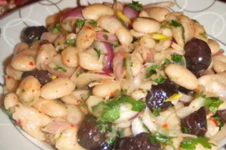 Салат из белой фасоли