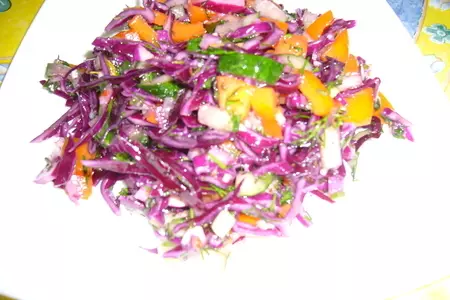 Салат с краснокачанной капустой