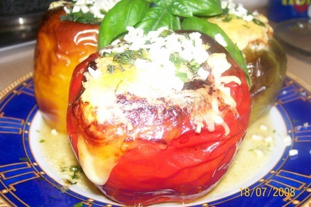 Фото к рецепту: Перец фаршированный в духовке "три толстяка"
