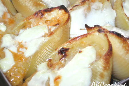 Ракушки фаршированные картофельно-сырной массой