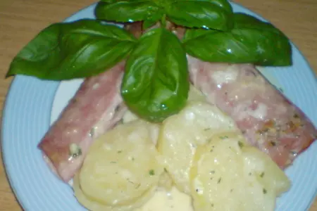 Запеканка из спаржи,ветчины и картофеля