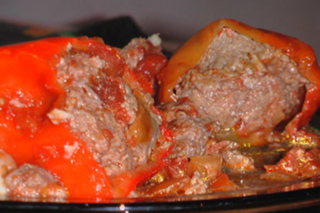 Фото к рецепту: Фаршированный перец в томате